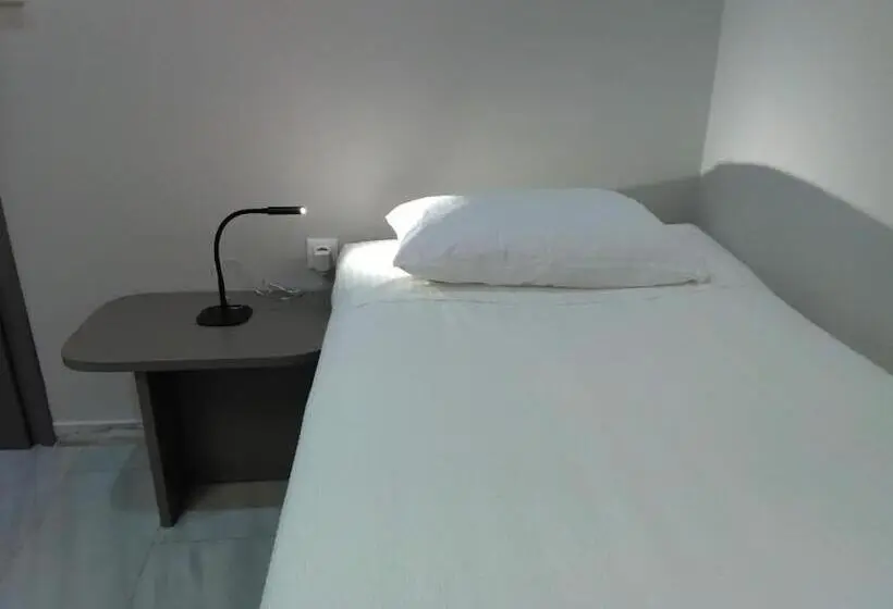 اتاق استاندارد سه تخته با بالکن, Chios City Inn
