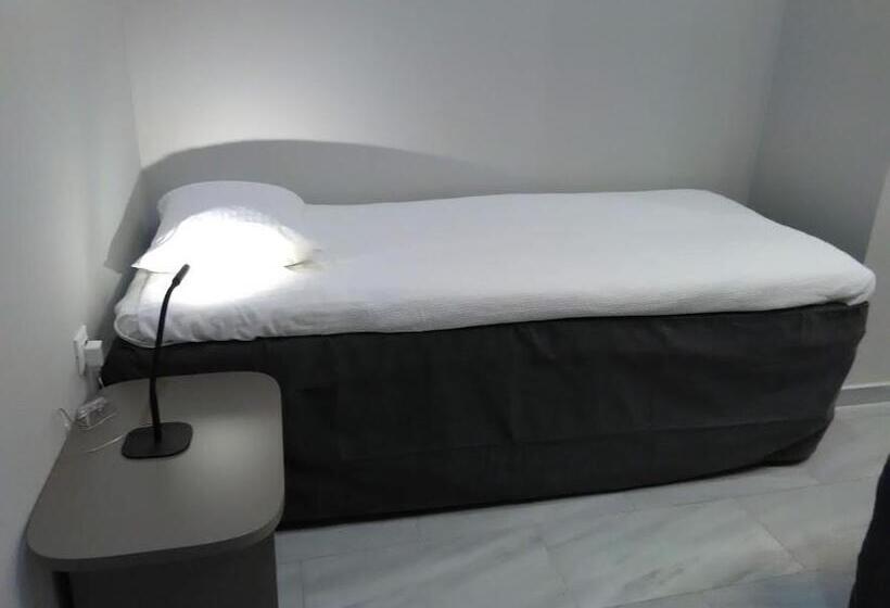 اتاق استاندارد سه تخته با بالکن, Chios City Inn