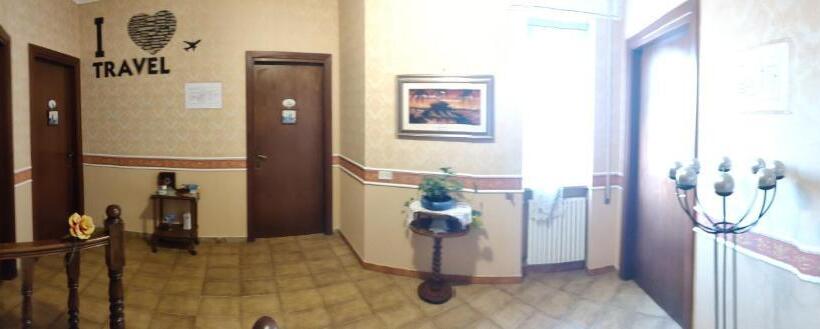 Cameră Standard cu Baie Comună, Hillary House