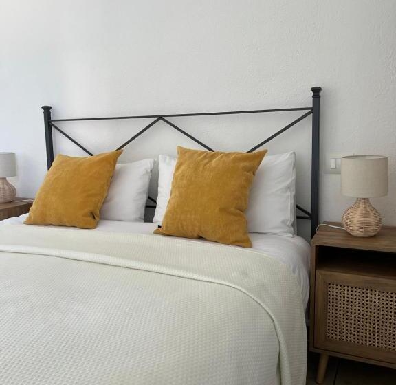 Семейный Номер, Is Scabas Guestrooms