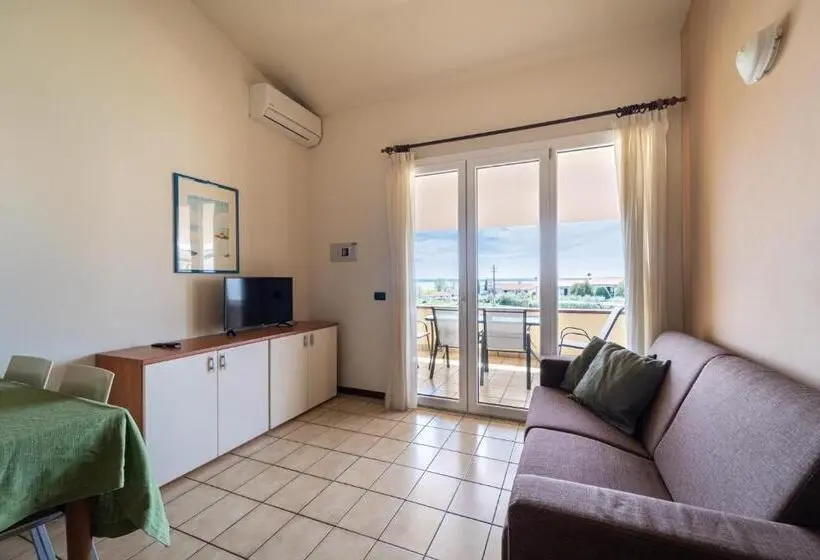 1 Bedroom Apartment Lake View, Residence Primera