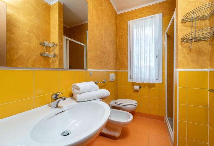 2 Bedrooms Apartment Lake View, Residence Primera