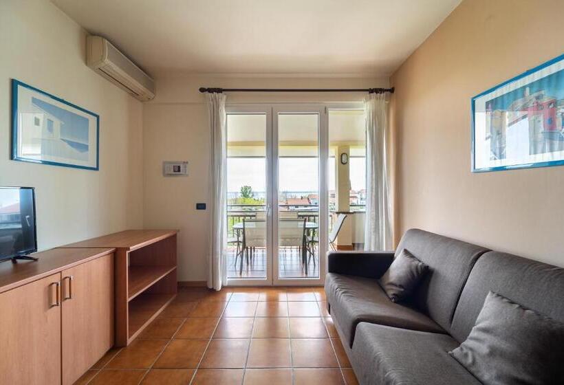 2 Bedrooms Apartment Lake View, Residence Primera