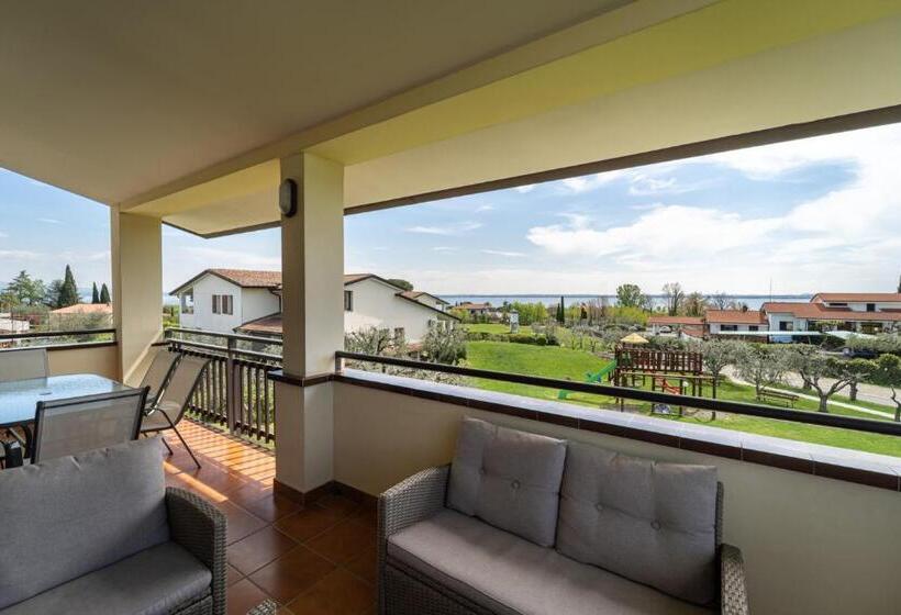 2 Bedrooms Apartment Lake View, Residence Primera
