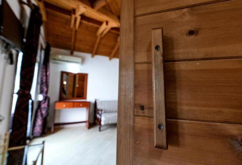 شقة غرفة واحدة, Stefanidis Apartments