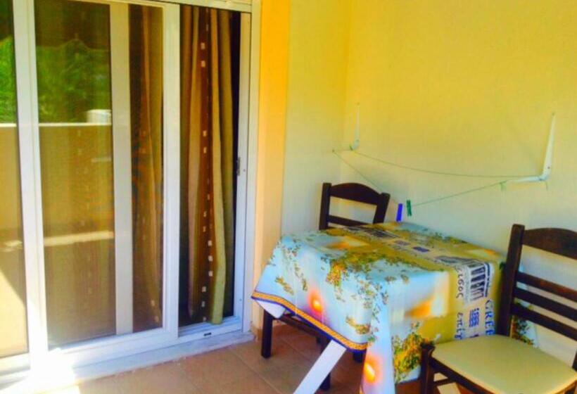 شقة غرفة واحدة, Stefanidis Apartments