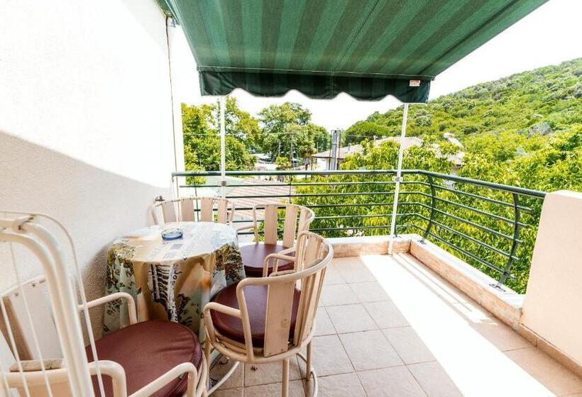 شقة غرفة واحدة, Stefanidis Apartments