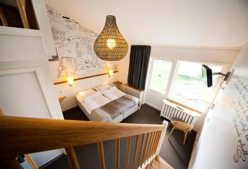 Perhehuone, Lisebergsbyns B&B