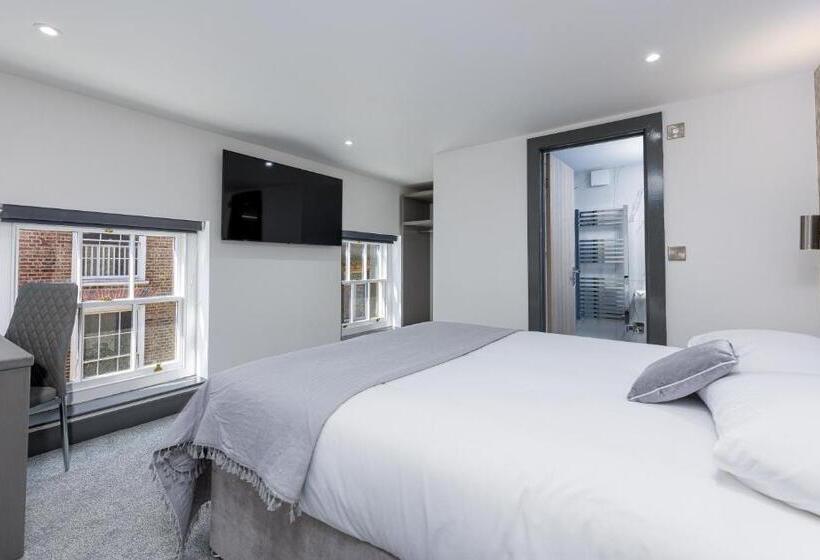 חדר דחוקס עם מיטת קינג, The Stanley