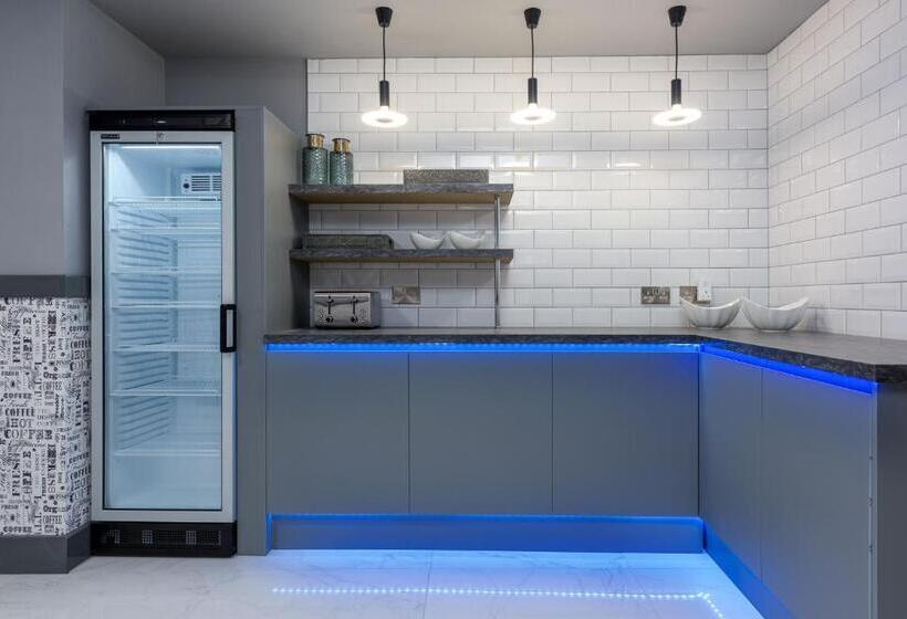 חדר סטודיו סטנדרד, The Stanley