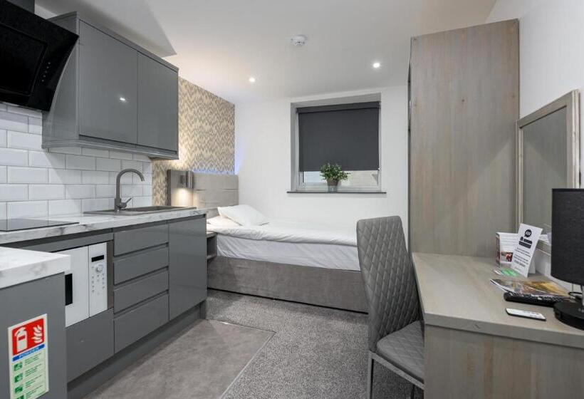 סטודיו דלוקס, The Stanley