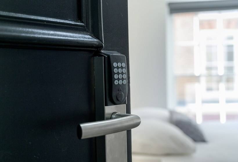 סטודיו סופריור, The Stanley