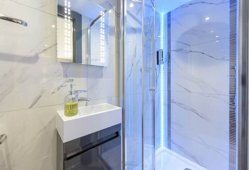 חדר דלוקס יחיד, The Stanley