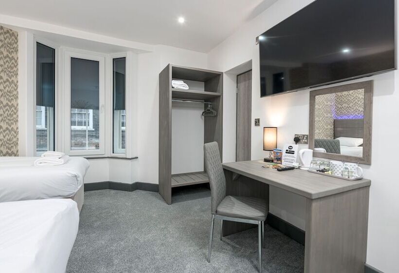 חדר סטנדרט לשלושה, The Stanley