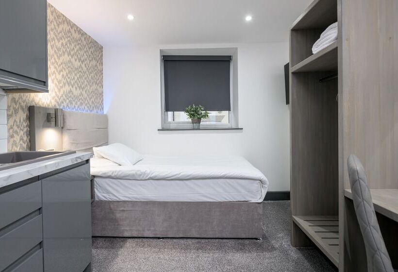 סטודיו דלוקס, The Stanley