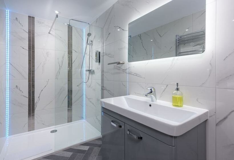 סטודיו סופריור, The Stanley