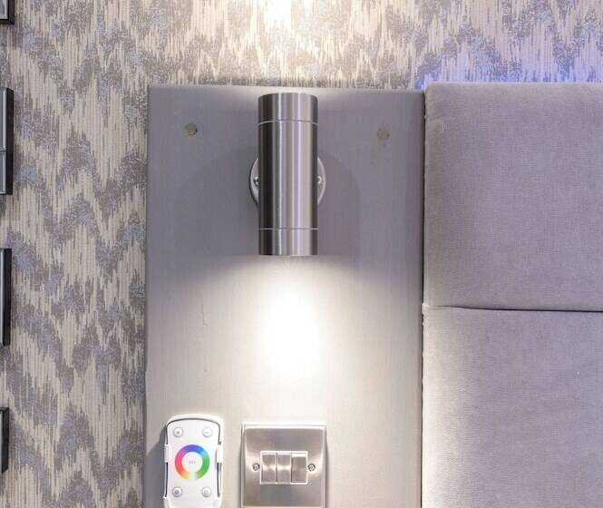 סטודיו דלוקס, The Stanley