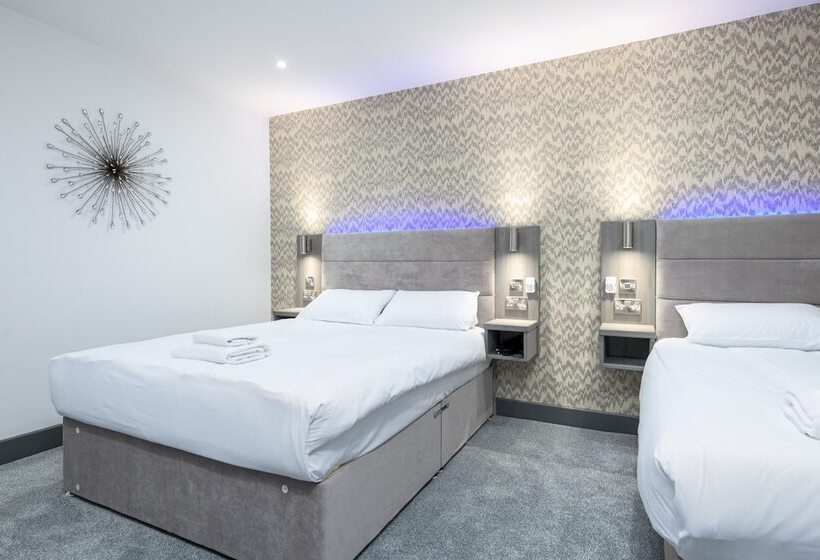 חדר סטנדרט לשלושה, The Stanley