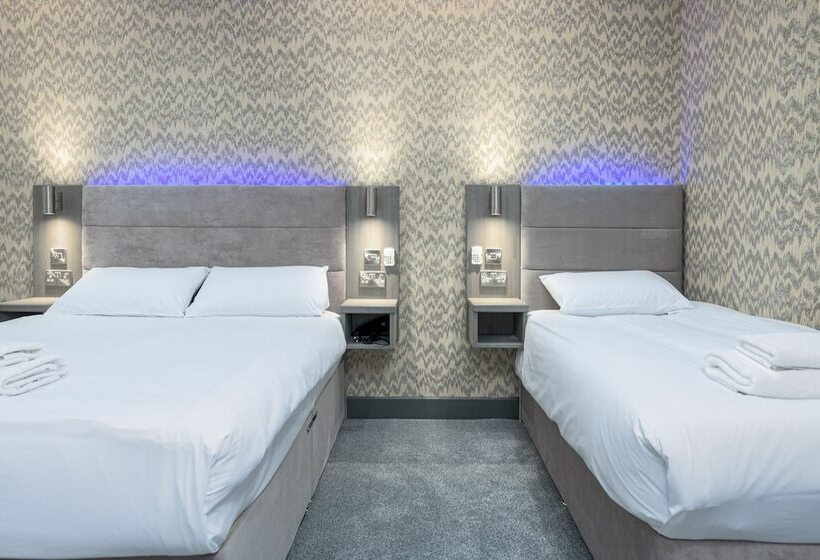 חדר סטנדרט לשלושה, The Stanley