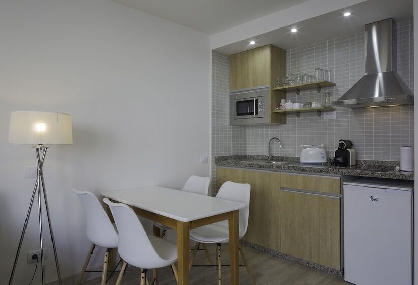 شقة غرفة واحدة, Coral Dreams