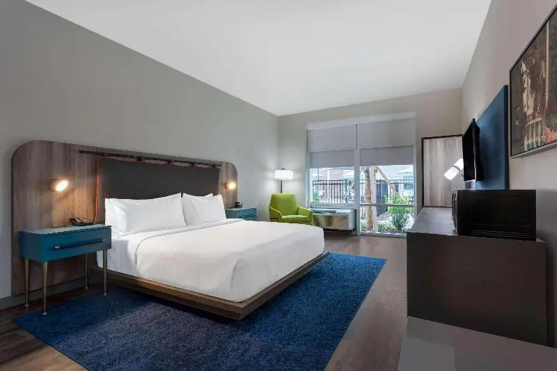 Standard-invahuone, Tryp By Wyndham Orlando
