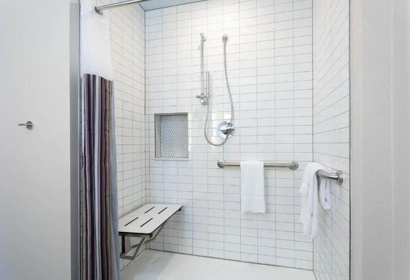 Deluxe-huone Soveltuu Liikuntarajoitteisille, Tryp By Wyndham Orlando