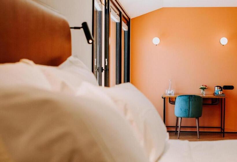 Suite with Terrace, Exmo Hotel By Olivia