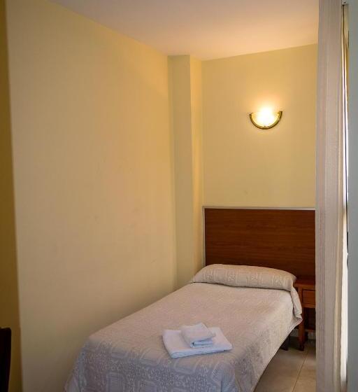 标准单人间, El Roble Hotel Restaurante