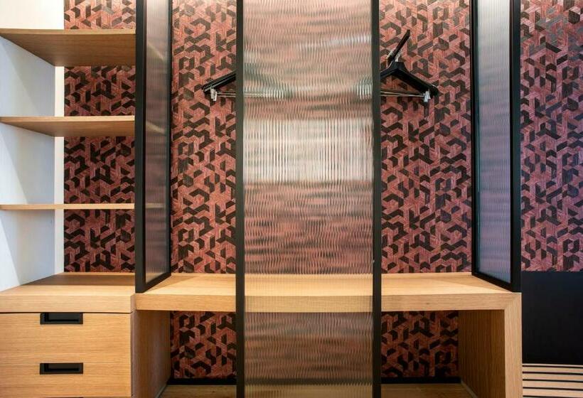 اتاق لوکس, Paxton Barcelona