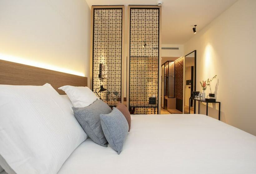 اتاق لوکس, Paxton Barcelona