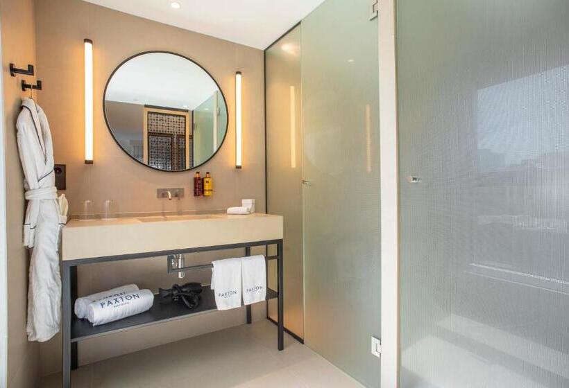 اتاق استاندارد با چشم‌انداز باغ, Paxton Barcelona