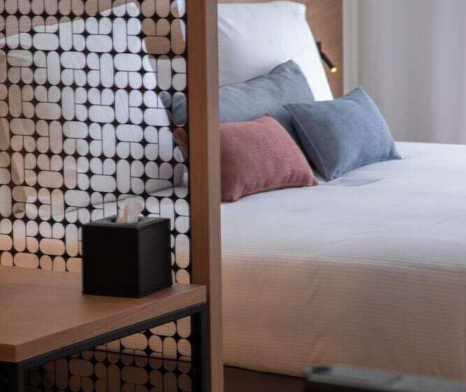 اتاق لوکس, Paxton Barcelona