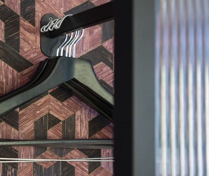 اتاق لوکس, Paxton Barcelona