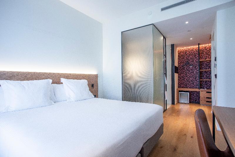 Номер Стандарт, Paxton Barcelona