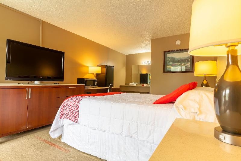 キングサイズベッドのスタンダードルーム, Oyo At Chicago Rockford International Airport, Il