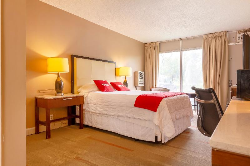 キングサイズベッドのスタンダードルーム, Oyo At Chicago Rockford International Airport, Il