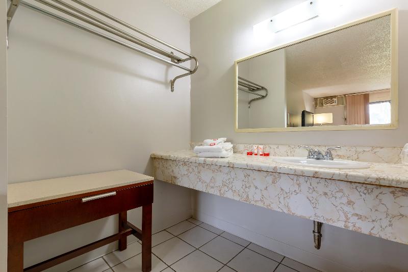 スタンダードルーム, Oyo At Chicago Rockford International Airport, Il