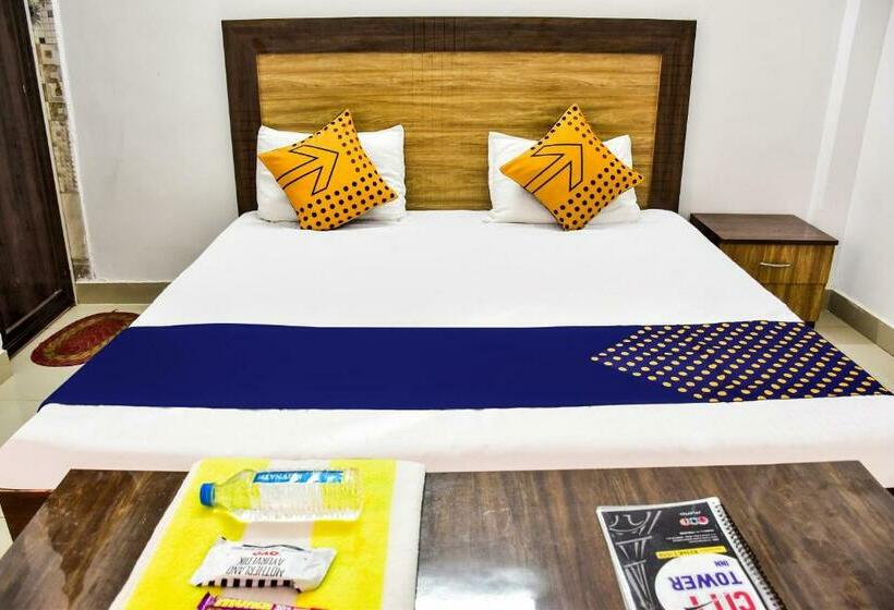 غرفة قياسية ثلاثية, Spot On City Tower Inn