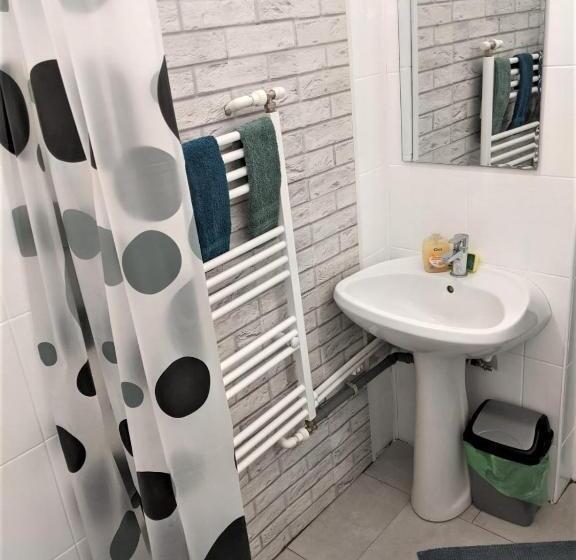 اتاق خانوادگی, Casa Agape