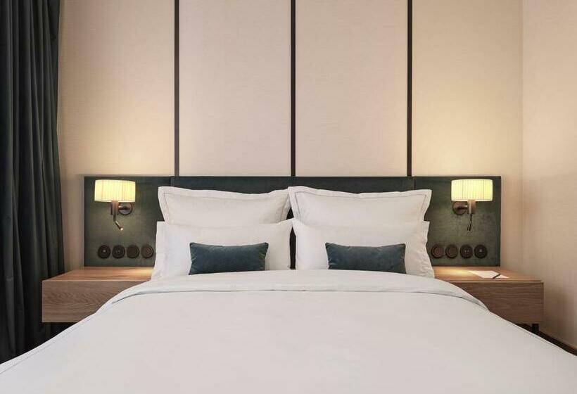 اتاق سوپریور با تخت بزرگ, Ea Hotel Juliš