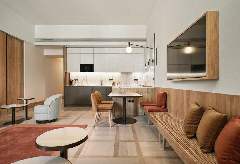 سوییت, Ea Hotel Juliš