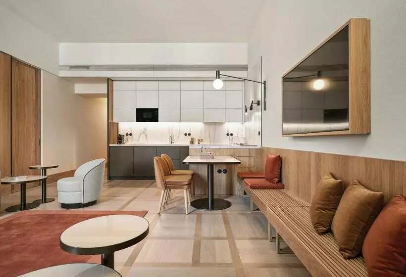 سوییت, Ea Hotel Juliš