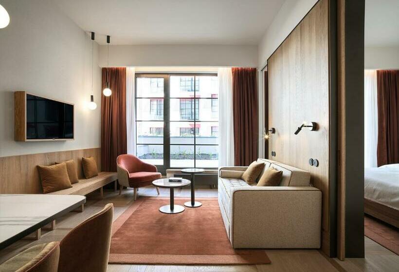 سوییت, Ea Hotel Juliš