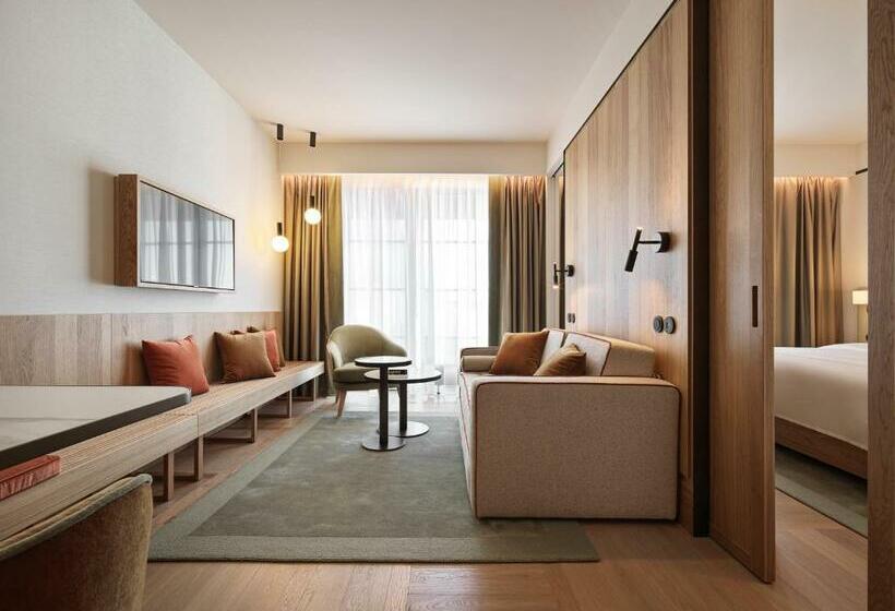 سوییت, Ea Hotel Juliš