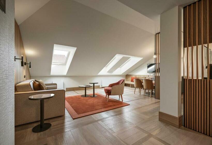 1 Bedroom Penthouse Apartment, Ea Hotel Juliš