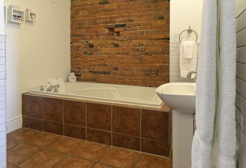 سوییت, Auberge Saint Pierre