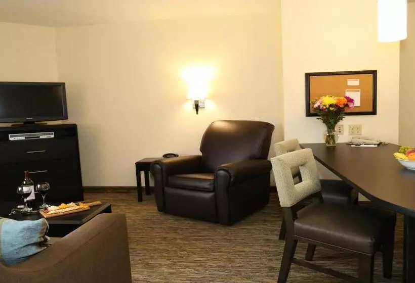 سوییت, Candlewood Suites East Lansing, An Ihg