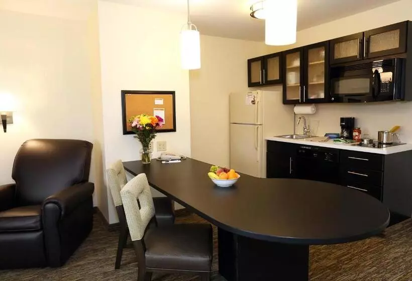 سوییت, Candlewood Suites East Lansing, An Ihg