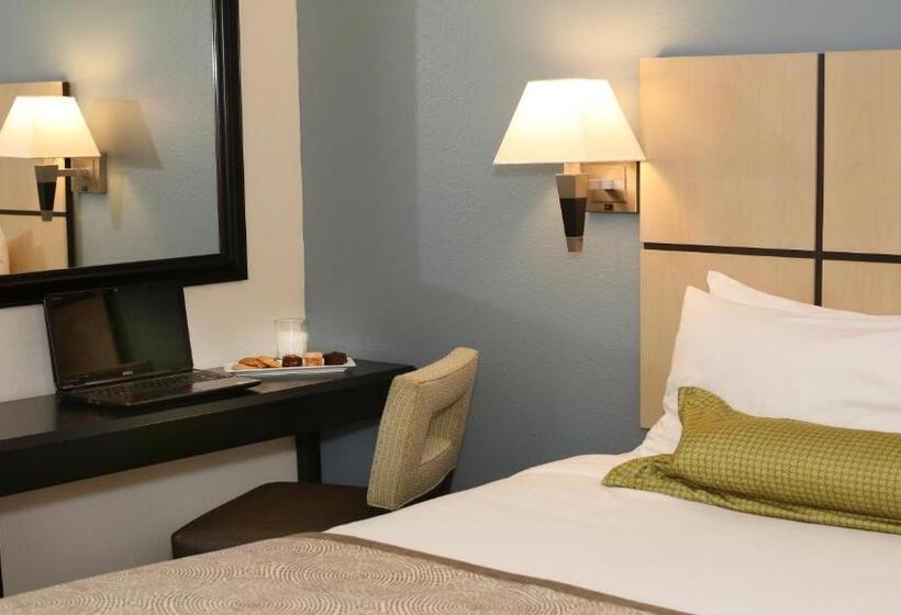 جناح, Candlewood Suites East Lansing, An Ihg