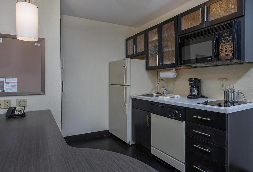 스위트, Candlewood Suites Louisville Airport By Ihg